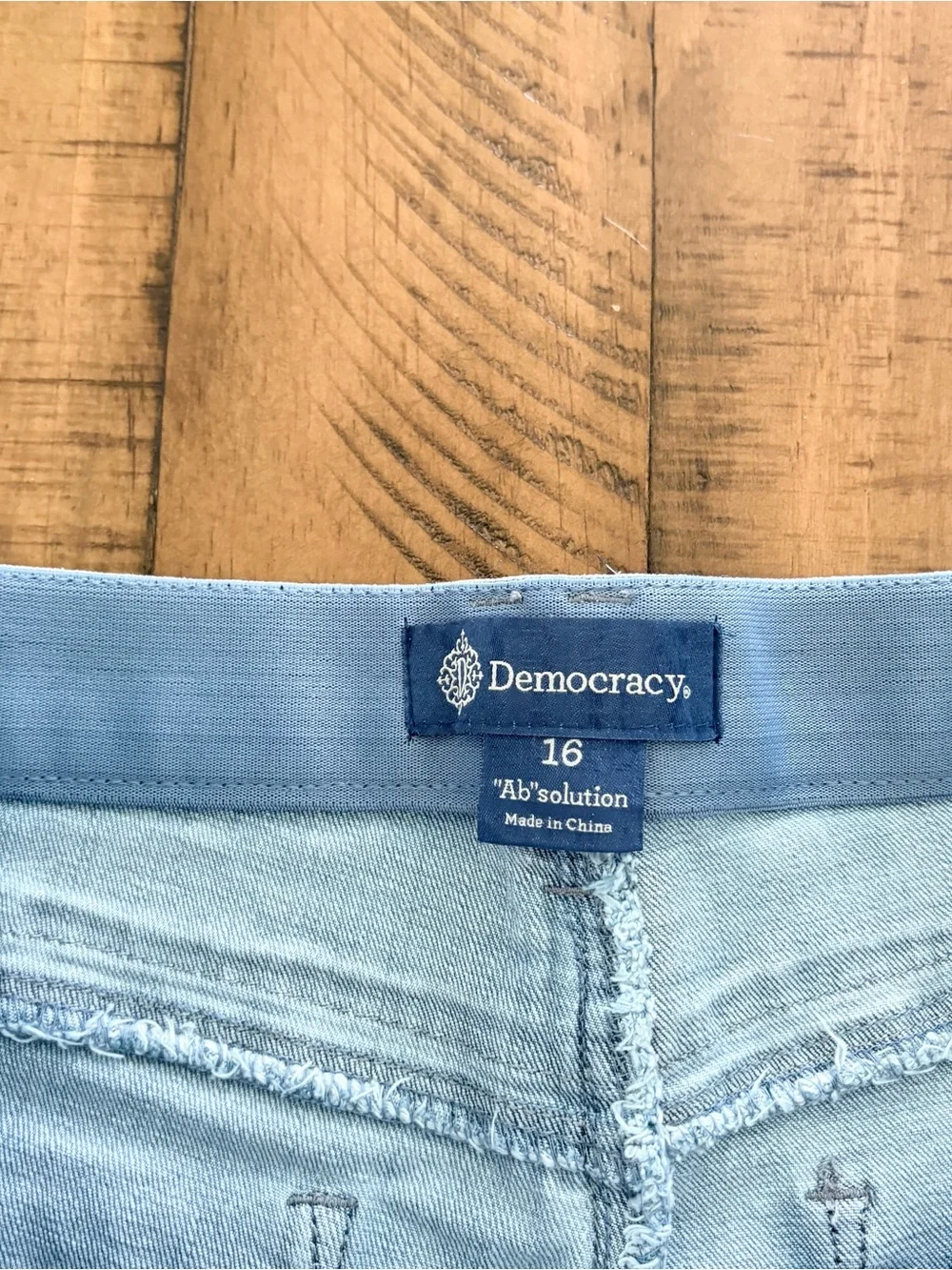 Democracy Ab Solution Jean Shorts Womens Size 16 High Rise Stretch Light Wash